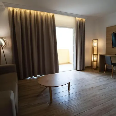 Ξενοδοχείο R2 Buganvilla & 4*