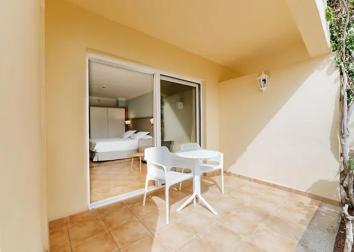 R2 Buganvilla & Szálloda 4*