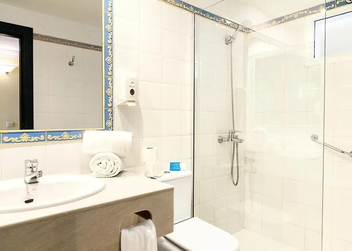 R2 Buganvilla Hotel&spa Hotell 4*