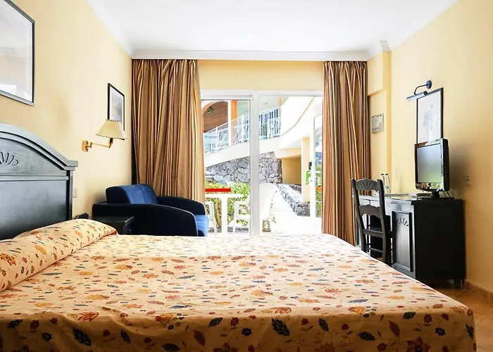 R2 Buganvilla & Hotel