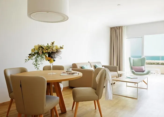 R2 Buganvilla & Hotel